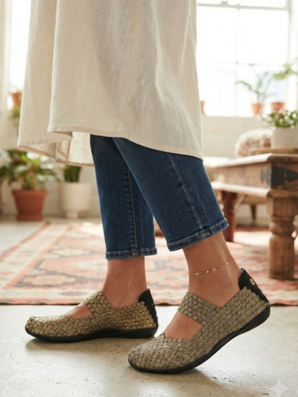 Bernie Mev Charm Bronze Metallic Woven Closed Toe Wedge Mary Jane Size 37